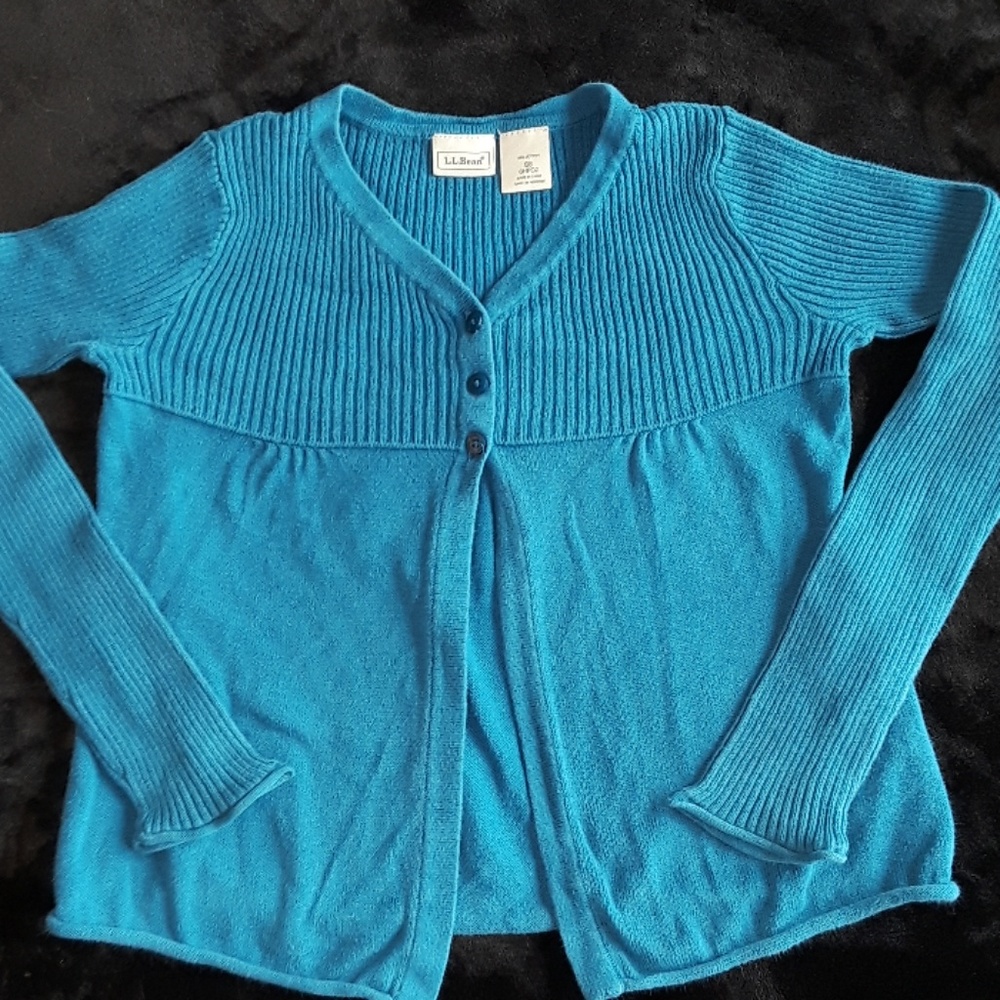 Girls L.L. Bean 100% cotton blue sweater size s8